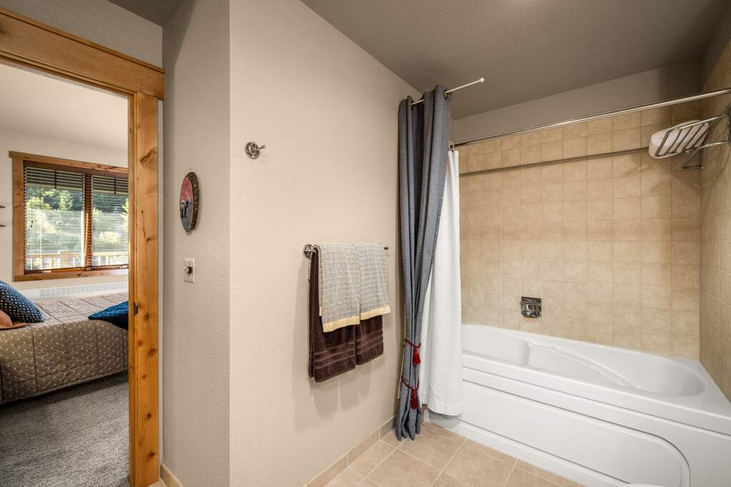 3 Bedroom Apartment/Flat's Image 11