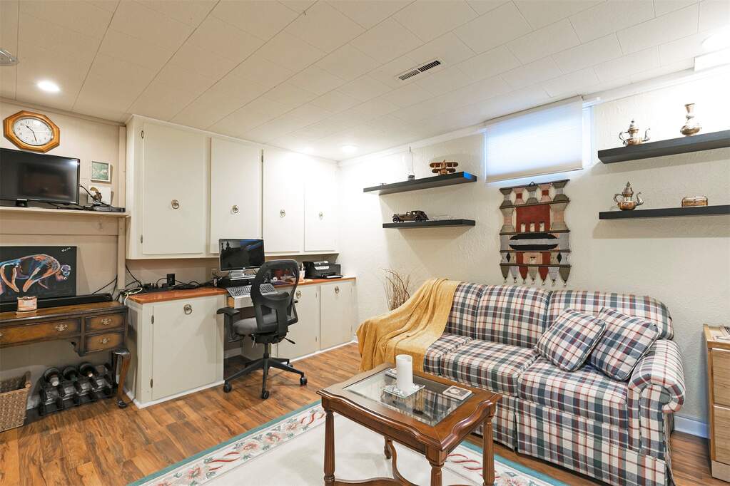 3 Bedroom Single Family Home/House's Image 23