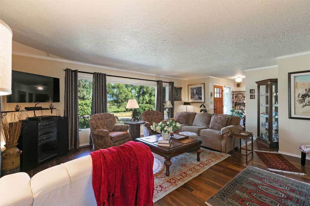 3 Bedroom Single Family Home/House's Image 3