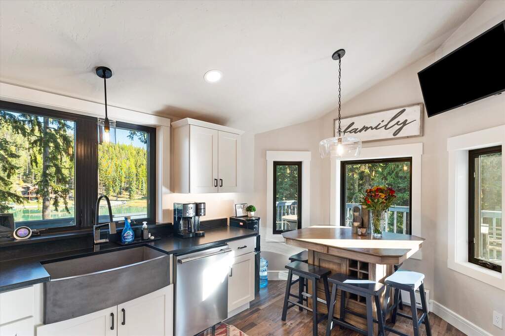 3 Bedroom Single Family Home/House's Image 61