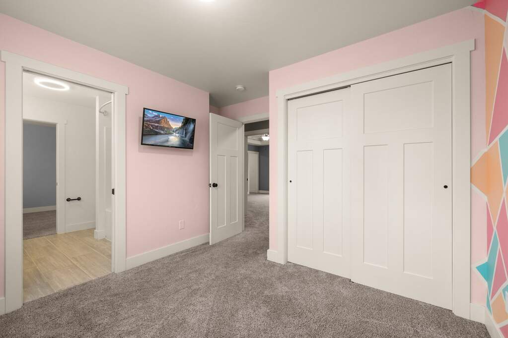 4 Bedroom Single Family Home/House's Image 34