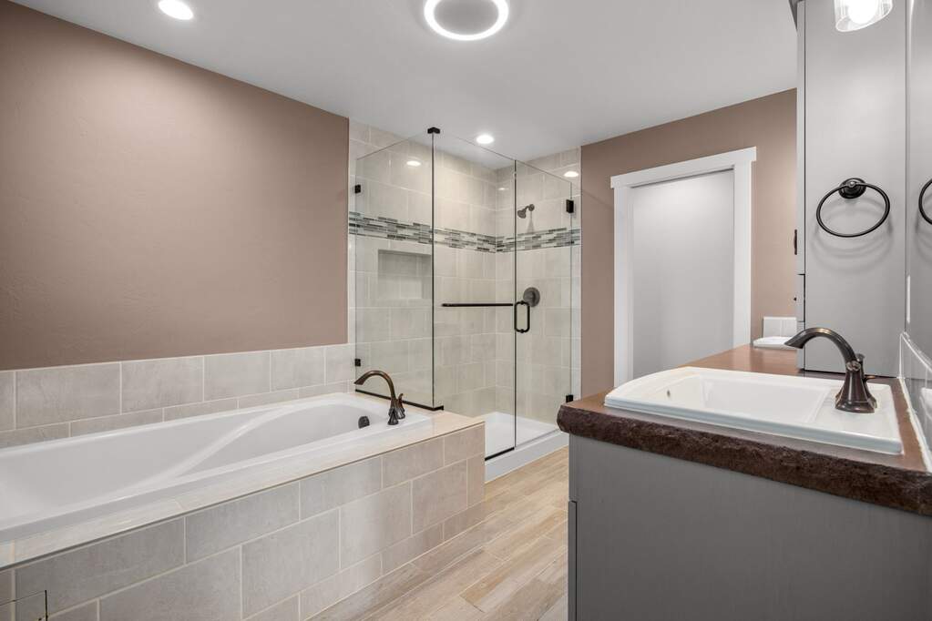4 Bedroom Single Family Home/House's Image 40