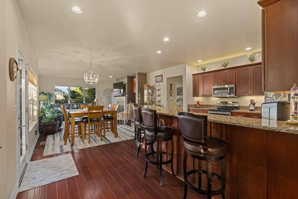 4 Bedroom Villa/Townhouse's Image 3