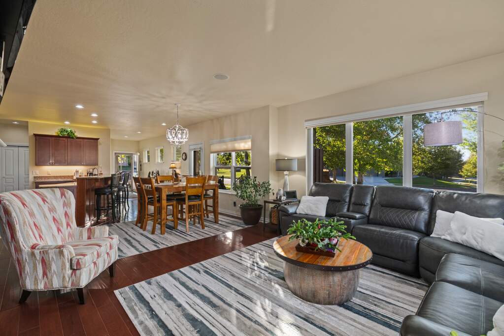 4 Bedroom Villa/Townhouse's Image 6