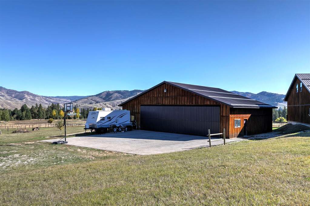 3 Bedroom Single Family Home/House's Image 41