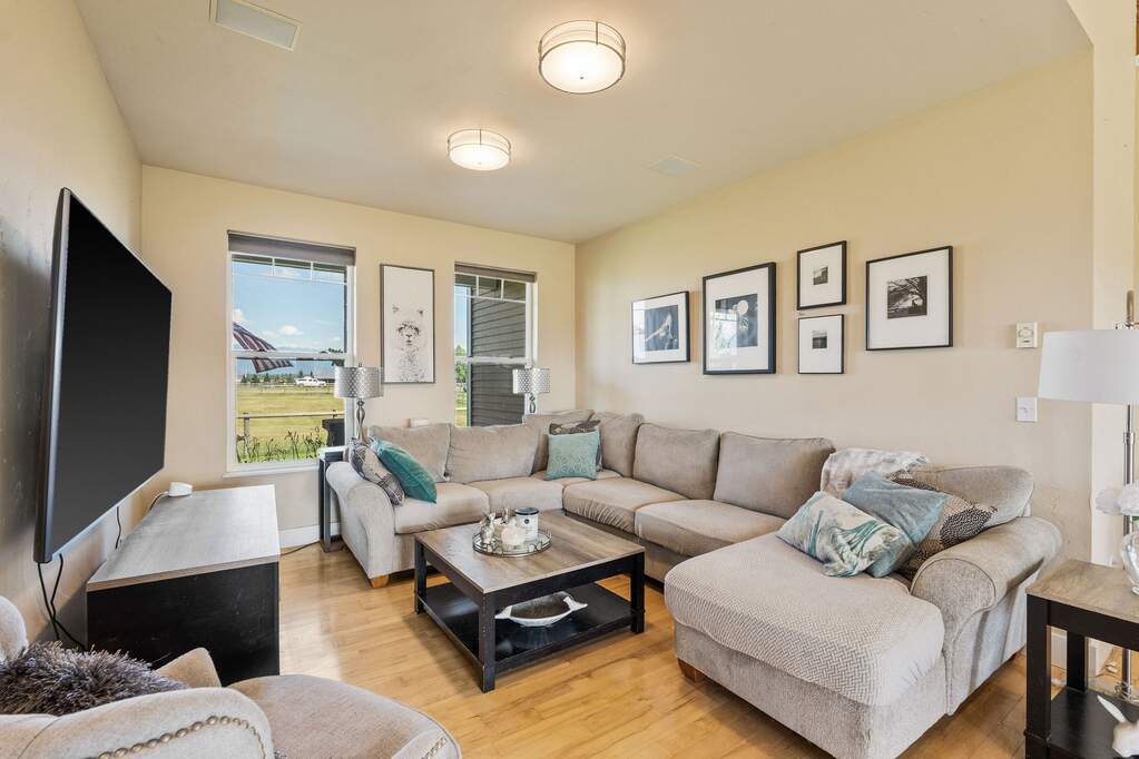 4 Bedroom Single Family Home/House's Image 8