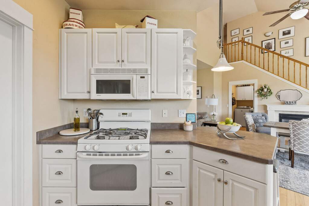 4 Bedroom Single Family Home/House's Image 16