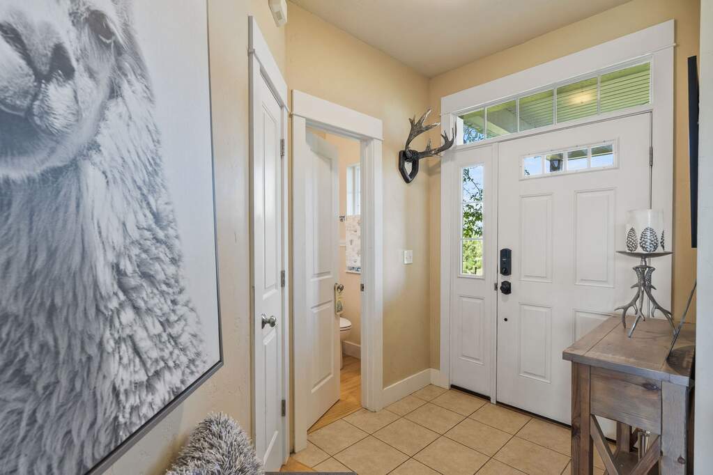 4 Bedroom Single Family Home/House's Image 6