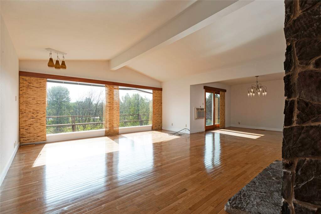 4 Bedroom Single Family Home/House's Image 7