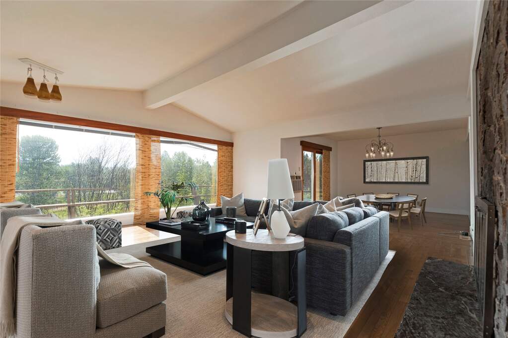 4 Bedroom Single Family Home/House's Image 8
