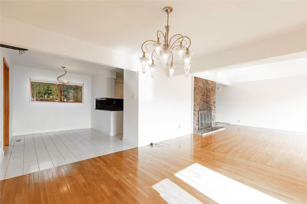 4 Bedroom Single Family Home/House's Image 11
