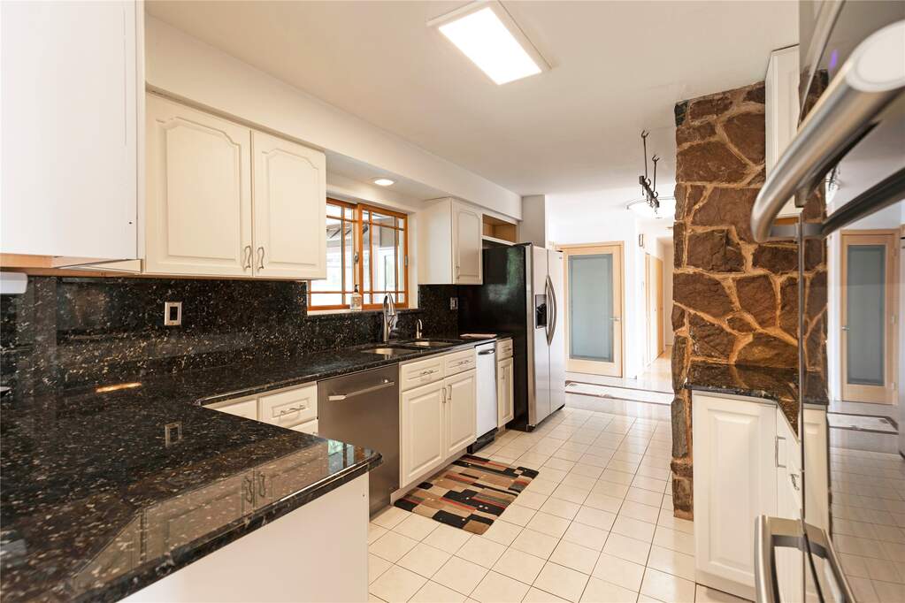 4 Bedroom Single Family Home/House's Image 13