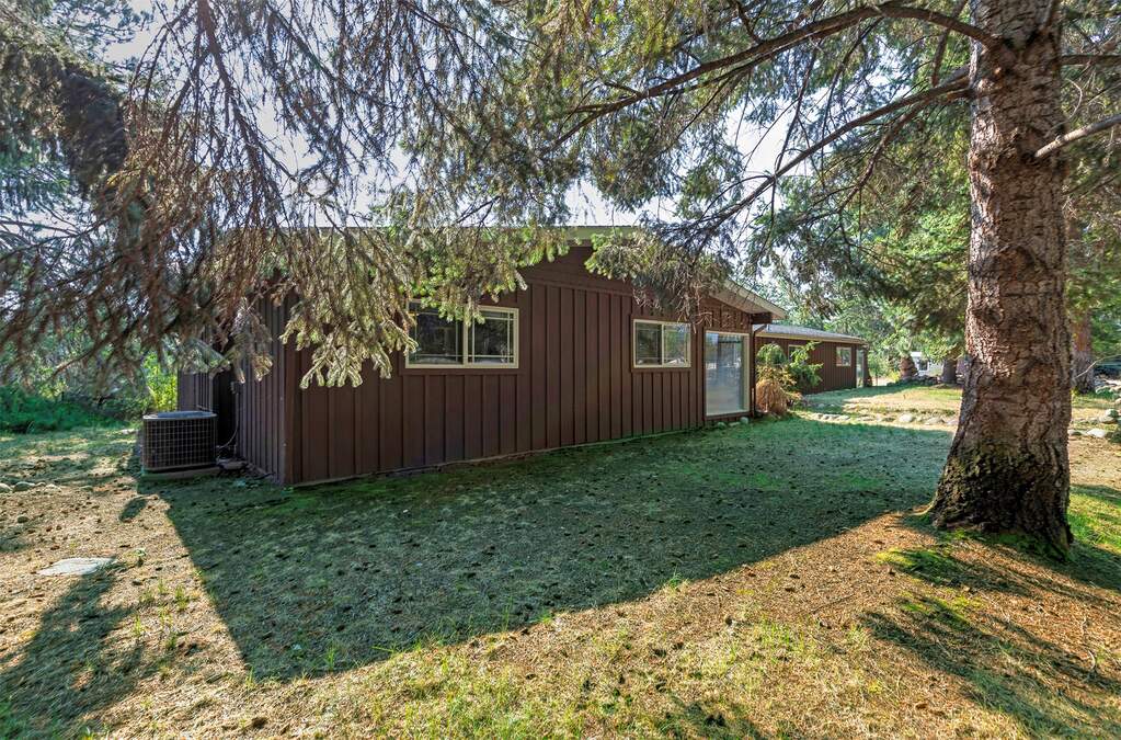 4 Bedroom Single Family Home/House's Image 4