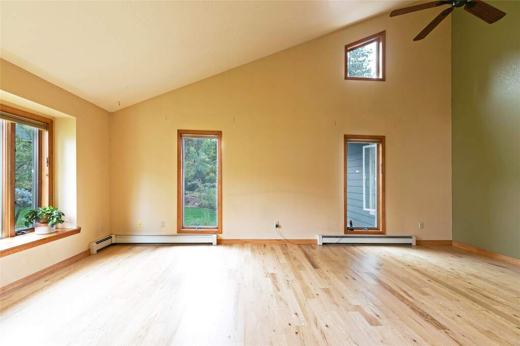 5 Bedroom Single Family Home/House's Image 16