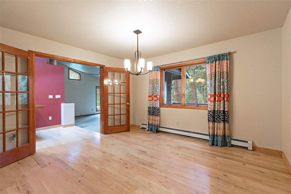 5 Bedroom Single Family Home/House's Image 21