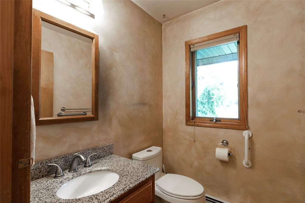 5 Bedroom Single Family Home/House's Image 34