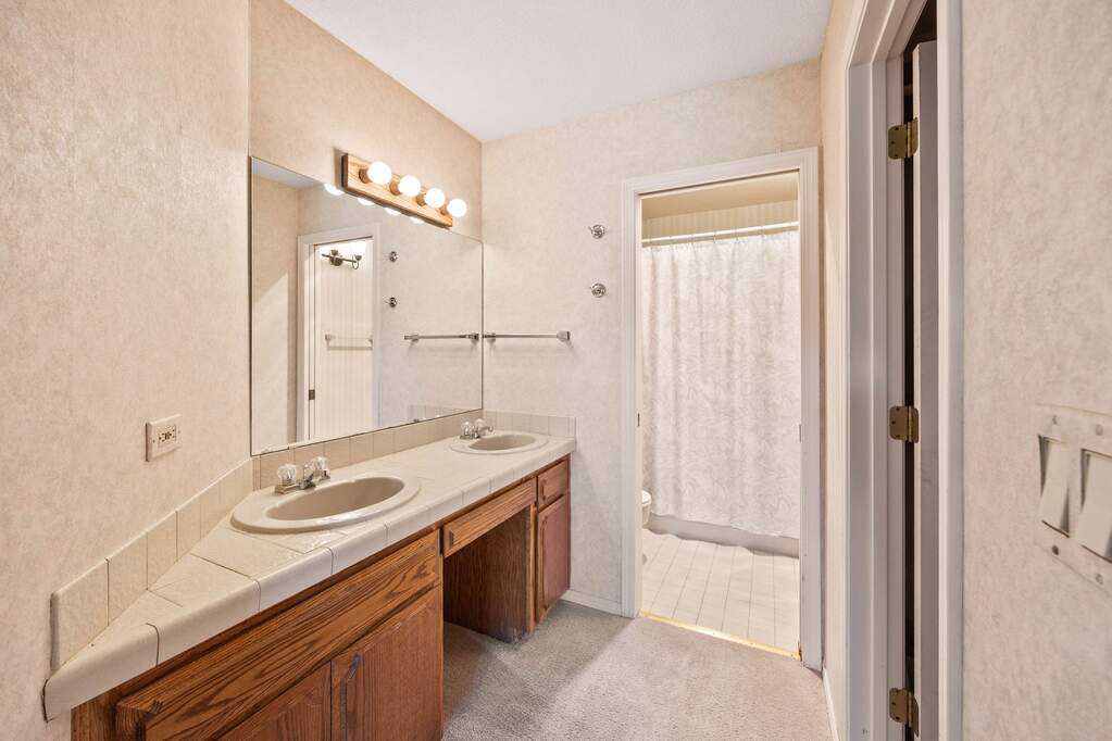 2 Bedroom Villa/Townhouse's Image 19