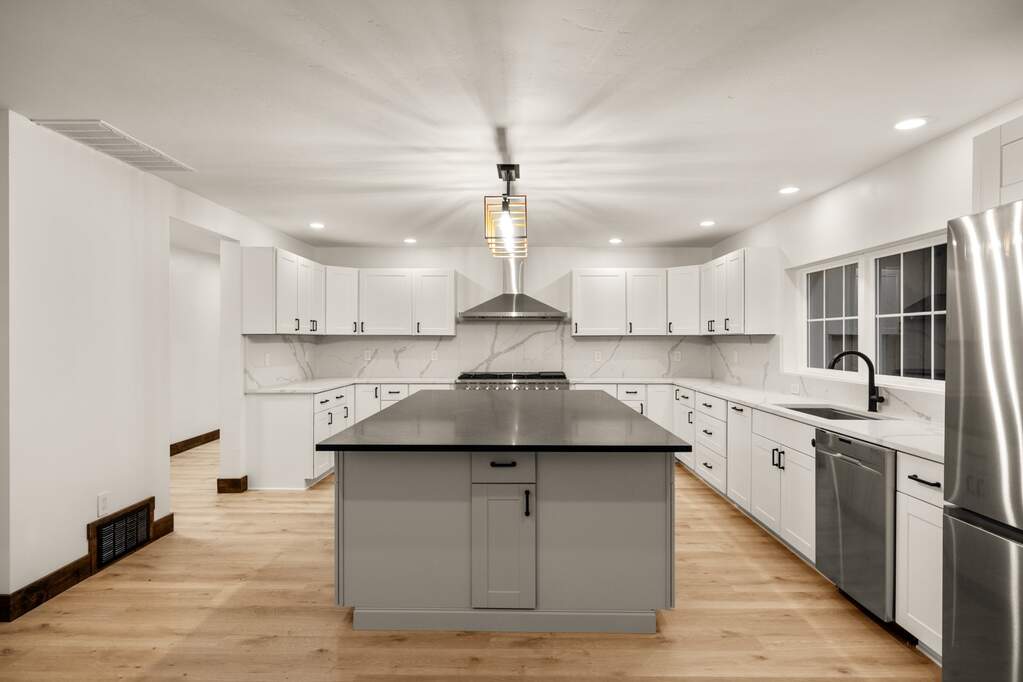 4 Bedroom Single Family Home/House's Image 5