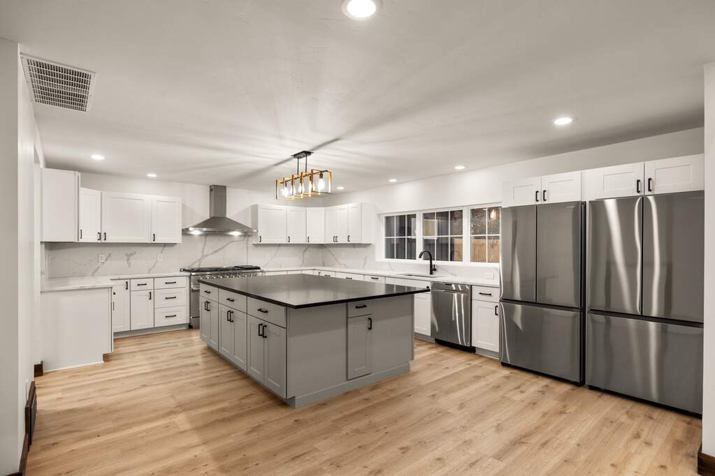 4 Bedroom Single Family Home/House's Image 6