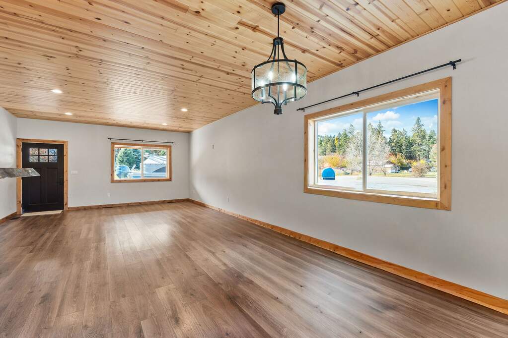 3 Bedroom Single Family Home/House's Image 7