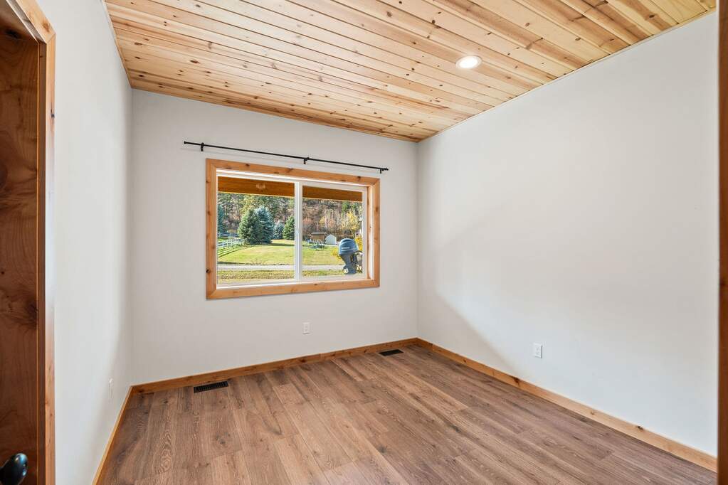 3 Bedroom Single Family Home/House's Image 12