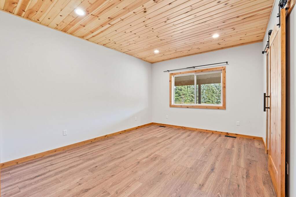 3 Bedroom Single Family Home/House's Image 14
