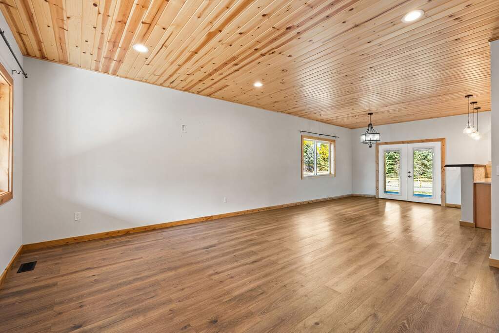 3 Bedroom Single Family Home/House's Image 3
