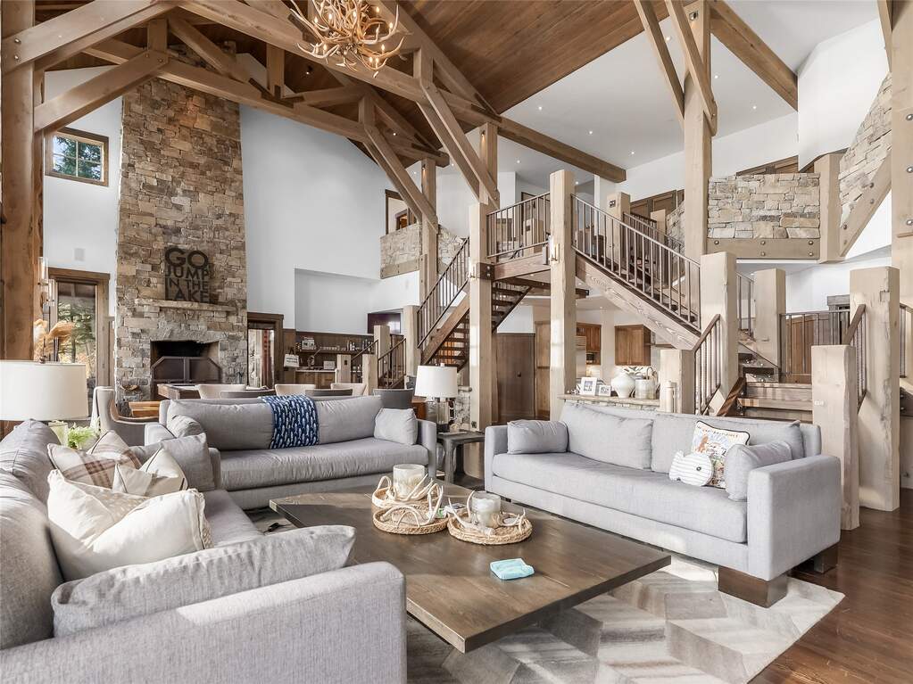 5 Bedroom Single Family Home/House's Image 17