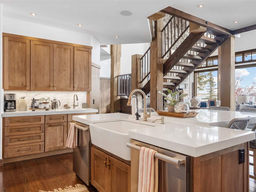 5 Bedroom Single Family Home/House's Image 23