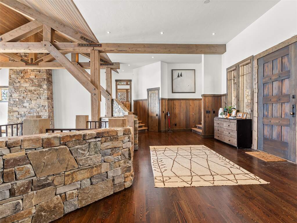 5 Bedroom Single Family Home/House's Image 37