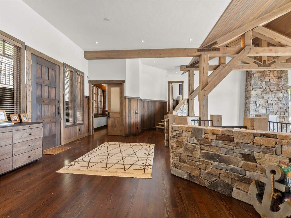 5 Bedroom Single Family Home/House's Image 38