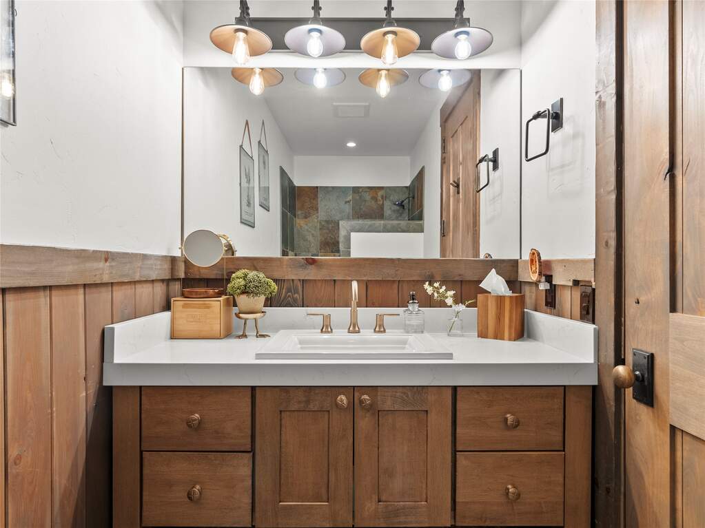 5 Bedroom Single Family Home/House's Image 74