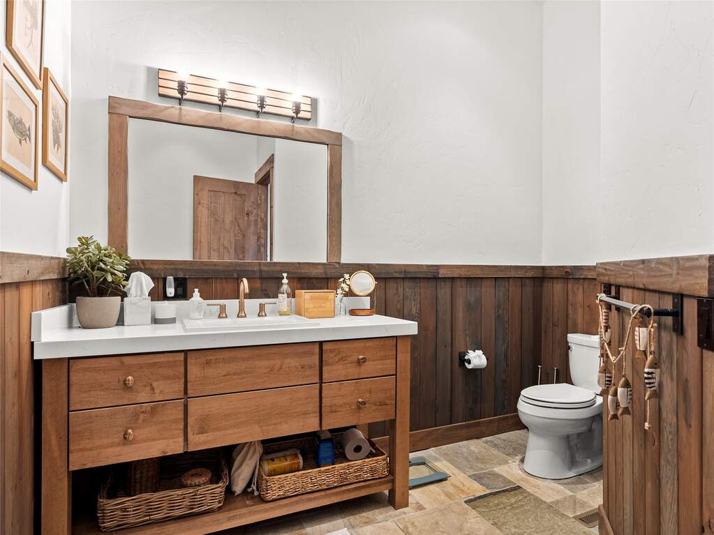 5 Bedroom Single Family Home/House's Image 78