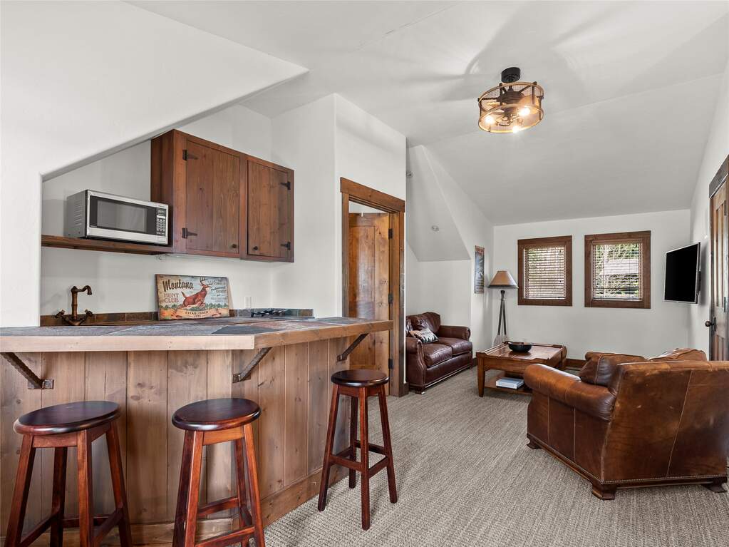 5 Bedroom Single Family Home/House's Image 82