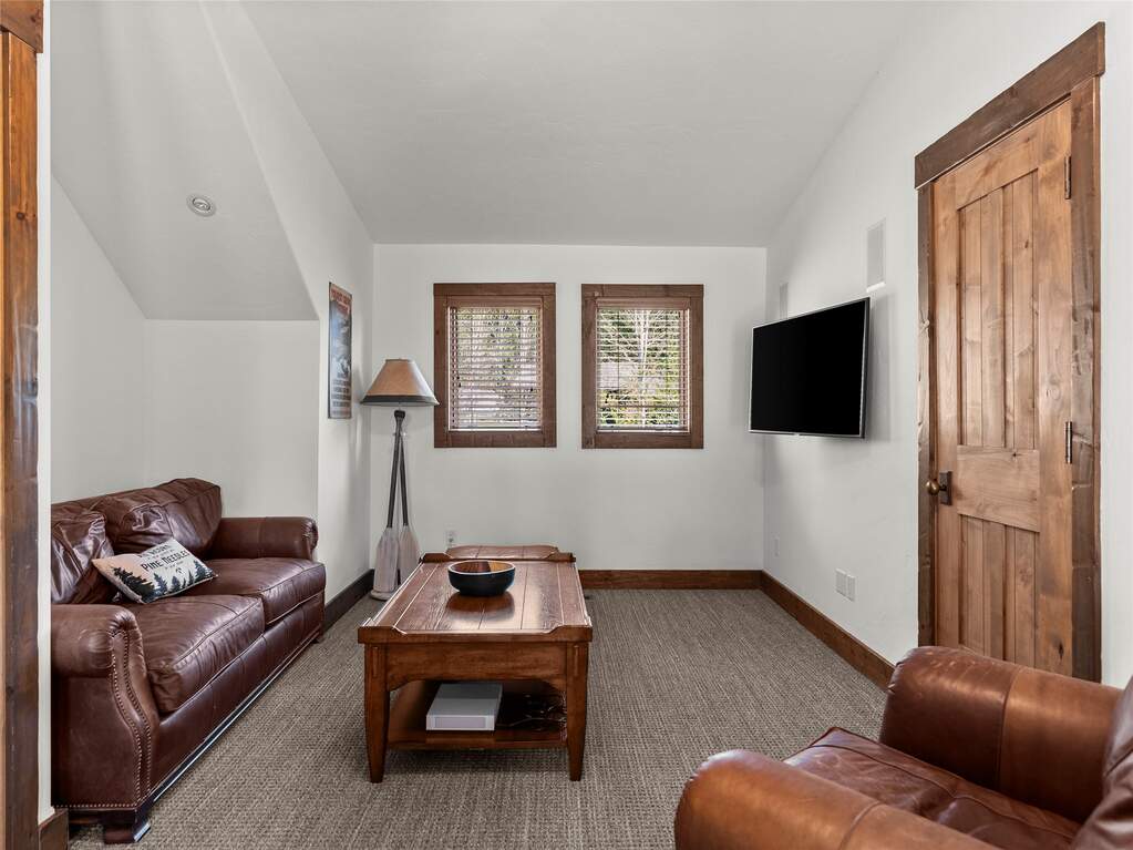 5 Bedroom Single Family Home/House's Image 83