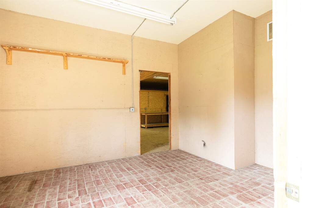 3 Bedroom Single Family Home/House's Image 17