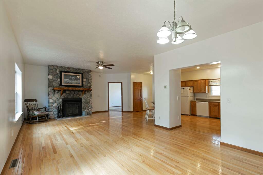3 Bedroom Single Family Home/House's Image 3