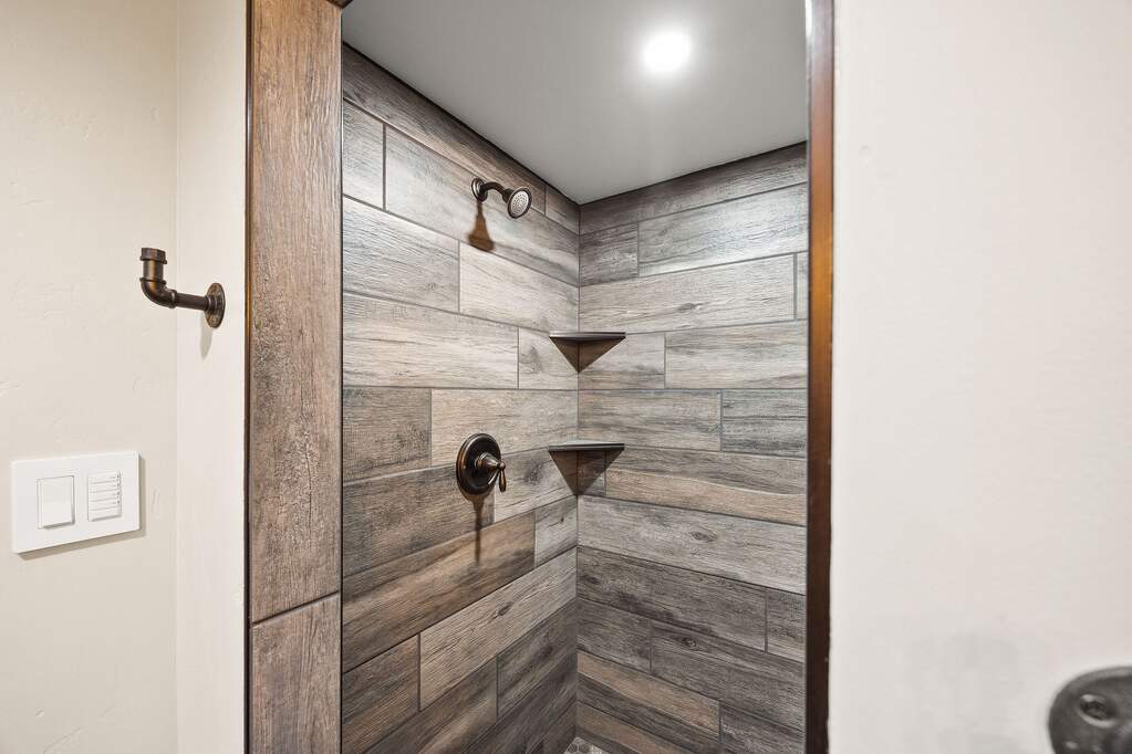 3 Bedroom Single Family Home/House's Image 38