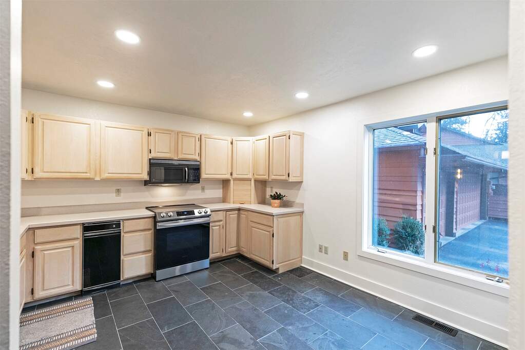 2 Bedroom Villa/Townhouse's Image 12