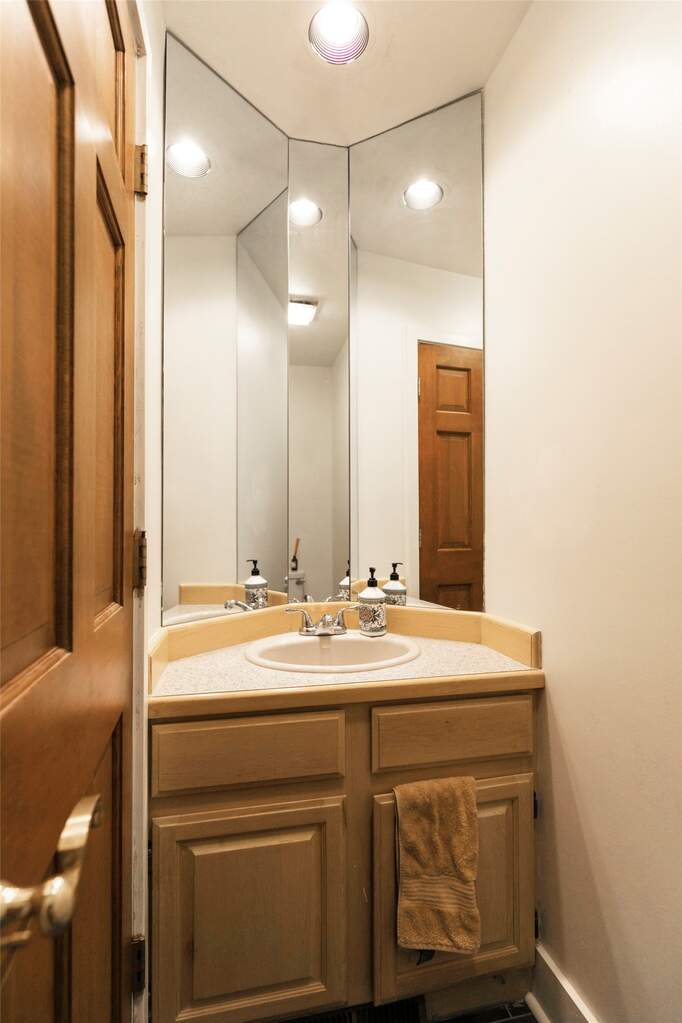 2 Bedroom Villa/Townhouse's Image 17