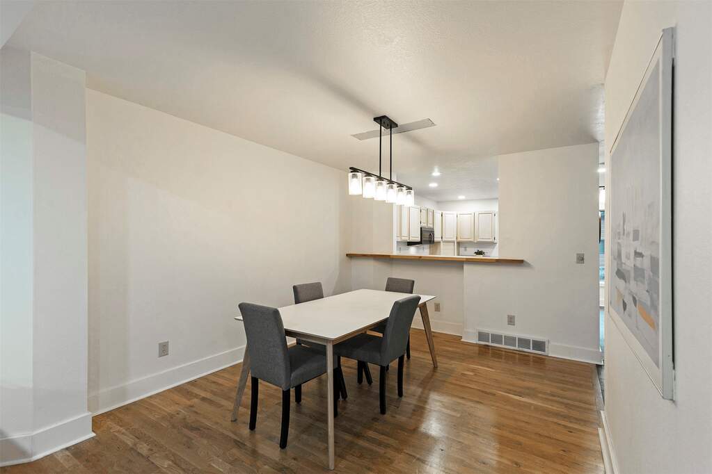 2 Bedroom Villa/Townhouse's Image 4
