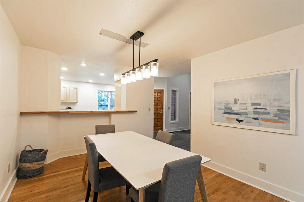 2 Bedroom Villa/Townhouse's Image 5