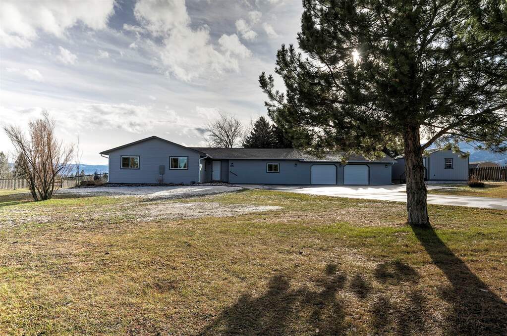 3 Bedroom Single Family Home/House's Image 32