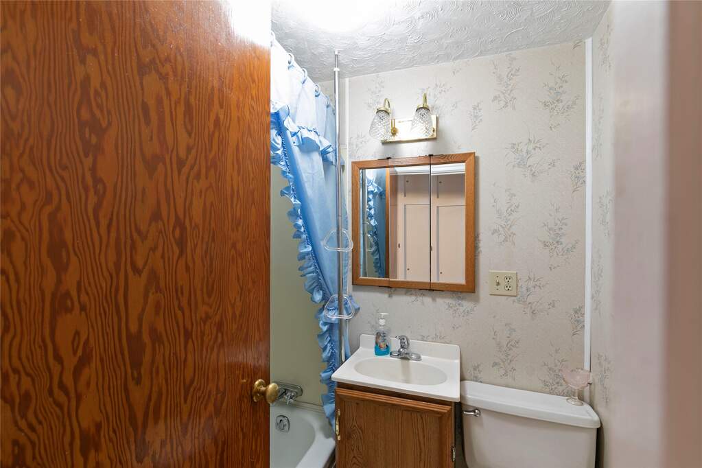 3 Bedroom Single Family Home/House's Image 7