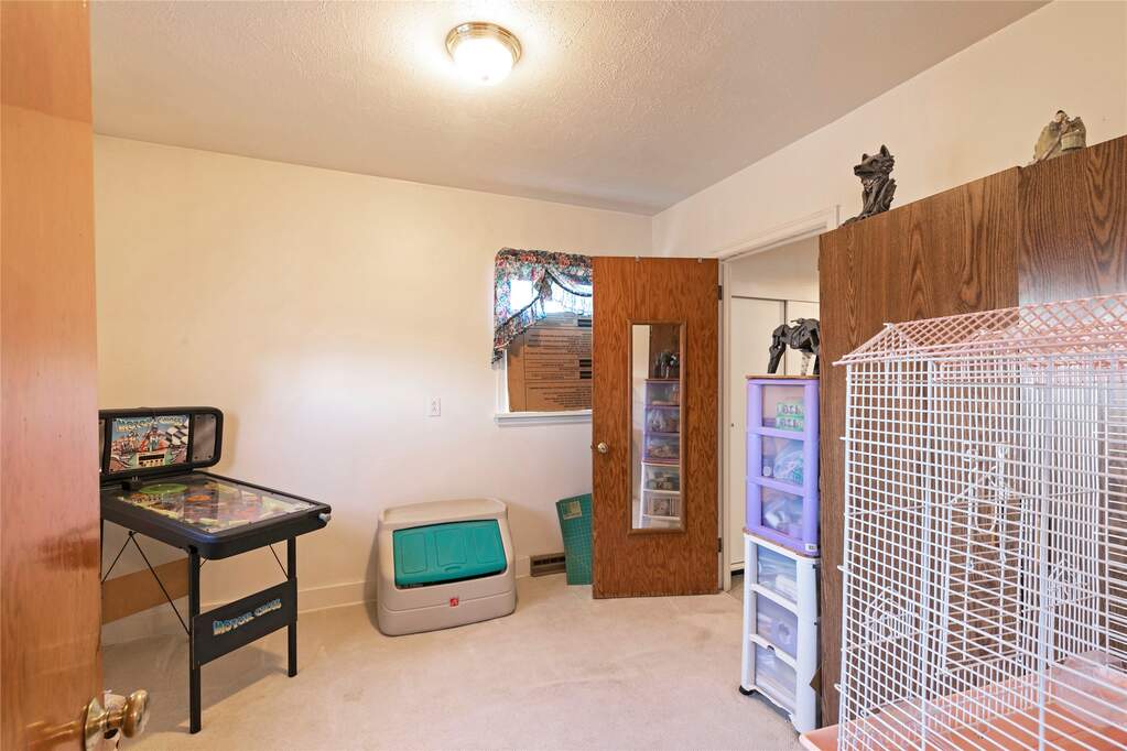 3 Bedroom Single Family Home/House's Image 8