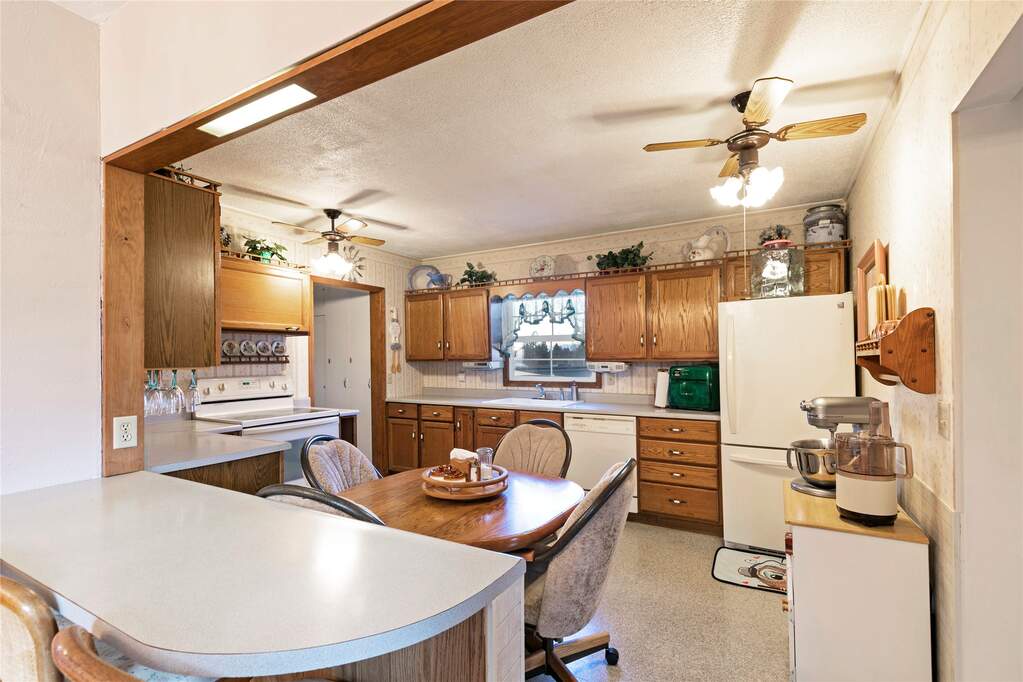 3 Bedroom Single Family Home/House's Image 3