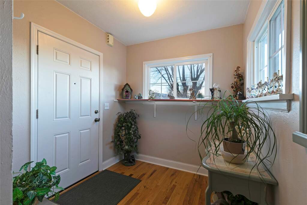 3 Bedroom Single Family Home/House's Image 6
