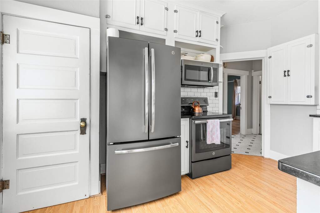3 Bedroom Single Family Home/House's Image 14