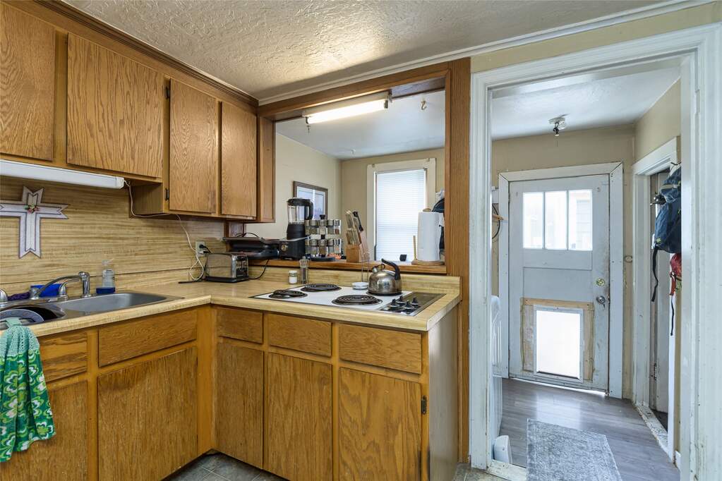 3 Bedroom Single Family Home/House's Image 9