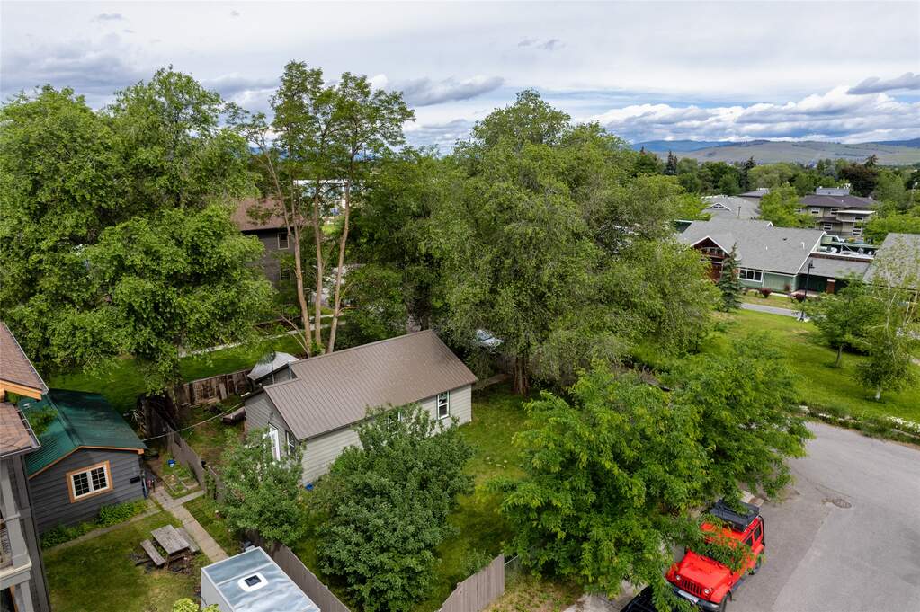 3 Bedroom Single Family Home/House's Image 35